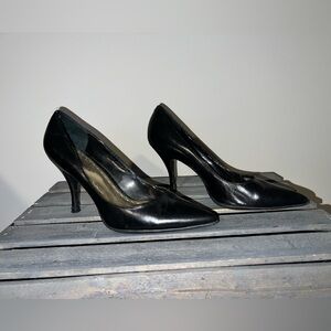 BCBG Black Pumps
